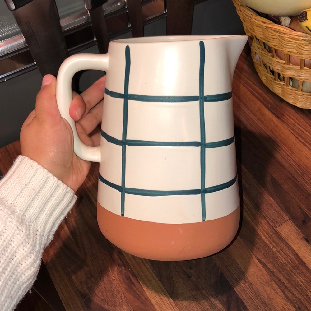 Home & Health Magnolia Pitcher